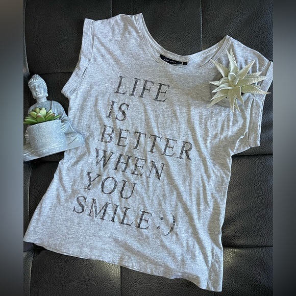 New Look t-shirt - Picture 2 of 2